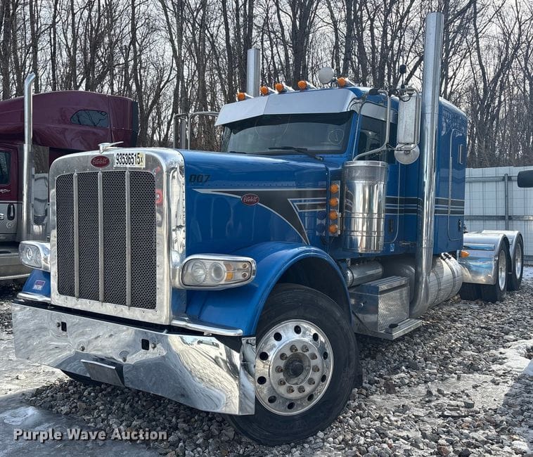 2019 Peterbilt 389 Equipment Image0