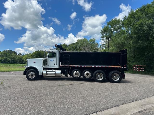 Image of Peterbilt 389 equipment image 3