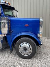 Main image Peterbilt 389 11