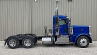 Thumbnail image Peterbilt 389 3