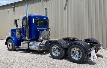 Main image Peterbilt 389 6