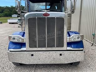 Main image Peterbilt 389 9