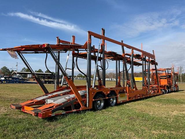 Image of Peterbilt 389 equipment image 4