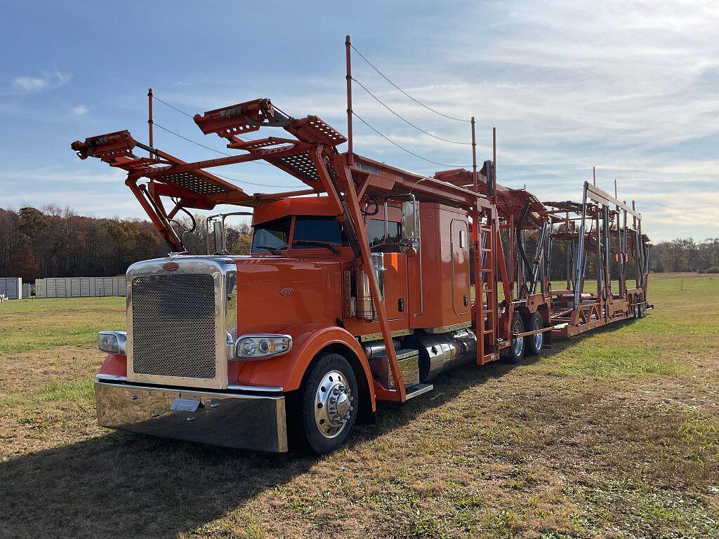 Image of Peterbilt 389 Primary image