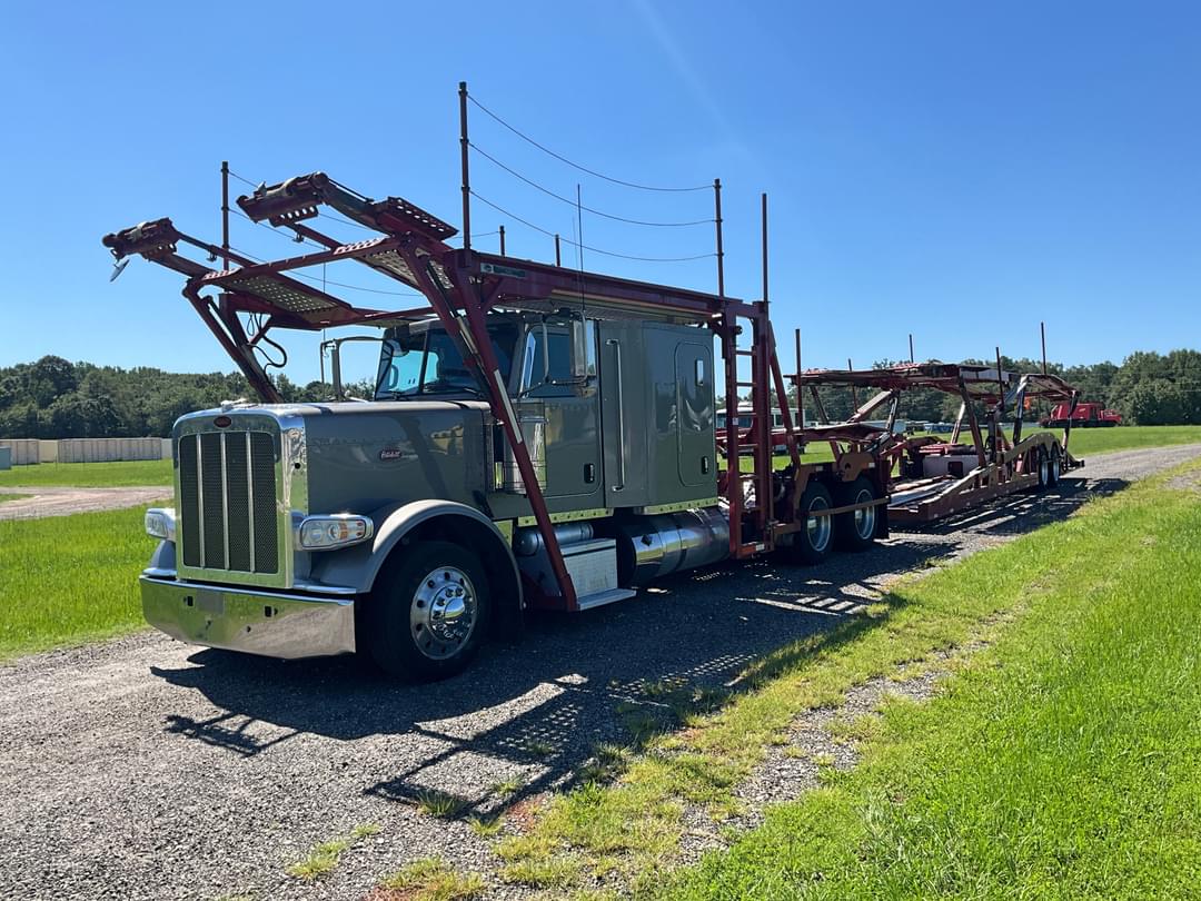 Image of Peterbilt 389 Primary image