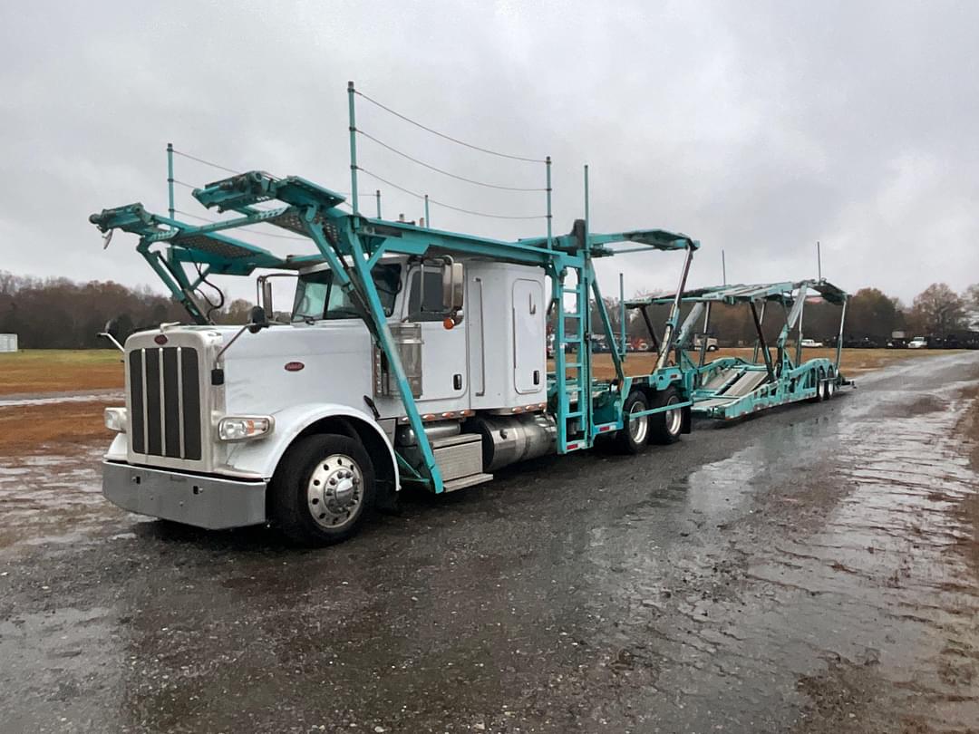 Image of Peterbilt 389 Primary image