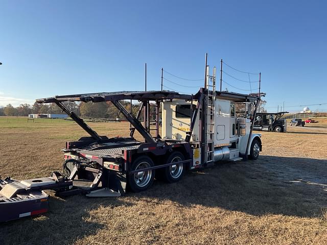 Image of Peterbilt 389 equipment image 4