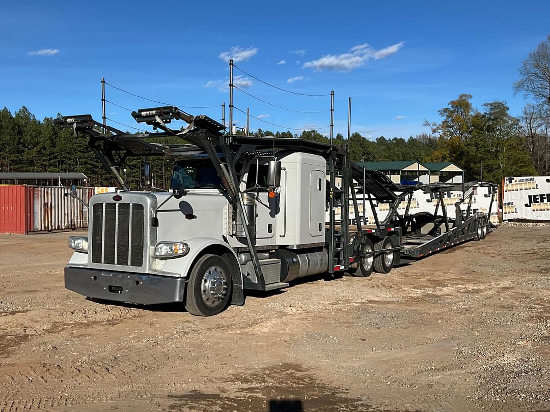 Image of Peterbilt 389 Primary image