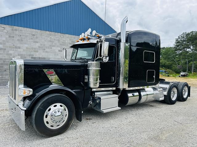 Image of Peterbilt 389 equipment image 2