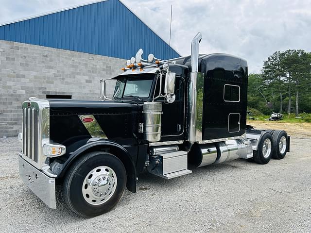 Image of Peterbilt 389 equipment image 4