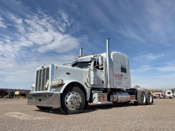 Main image Peterbilt 389