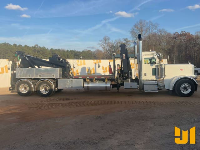 Image of Peterbilt 389 equipment image 3