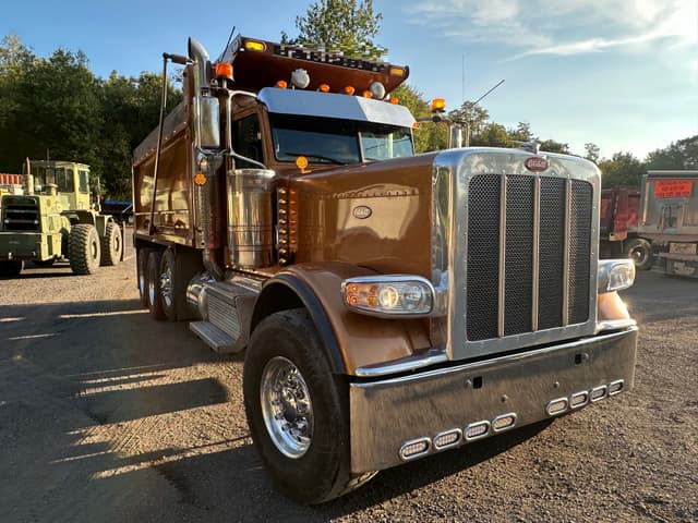 Image of Peterbilt 389 equipment image 1