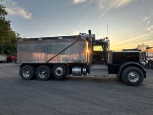 2019 Peterbilt 389 Image