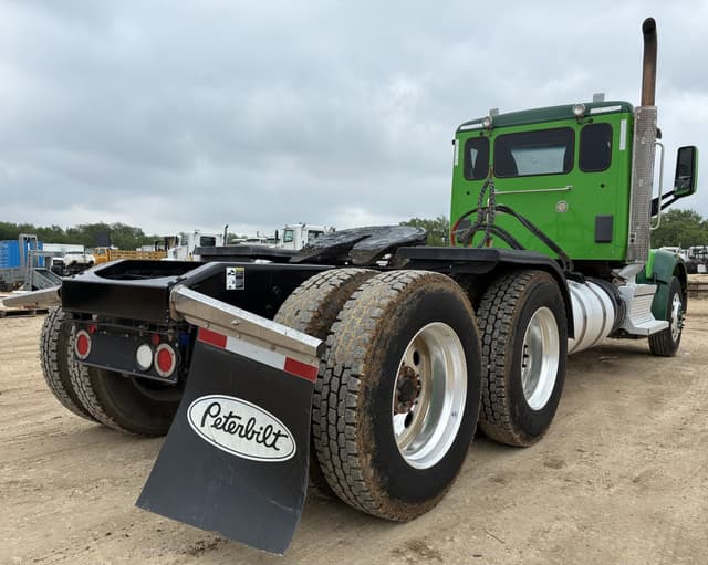 Image of Peterbilt 567 equipment image 3