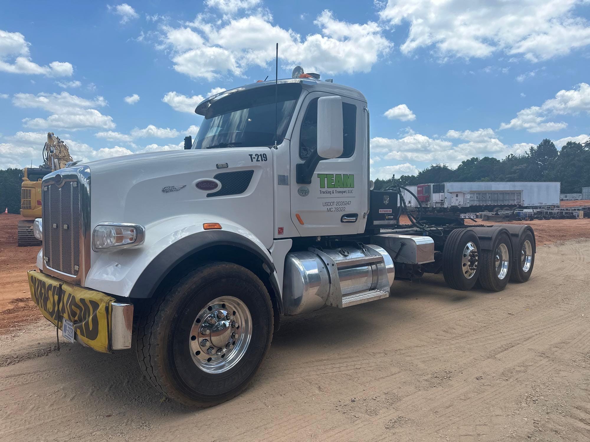 Main image Peterbilt 567