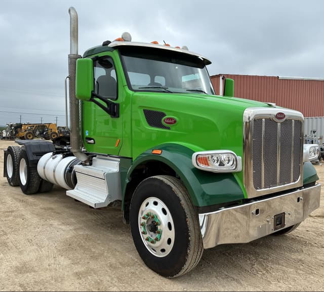 Image of Peterbilt 567 equipment image 2