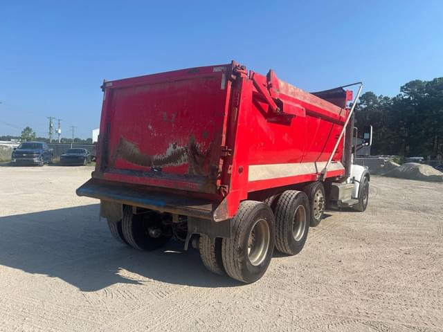 Image of Peterbilt 567 equipment image 3
