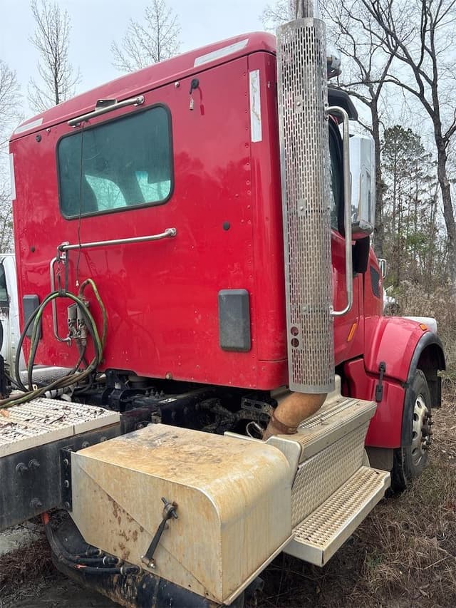 Image of Peterbilt 567 equipment image 2