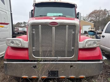 Main image Peterbilt 567