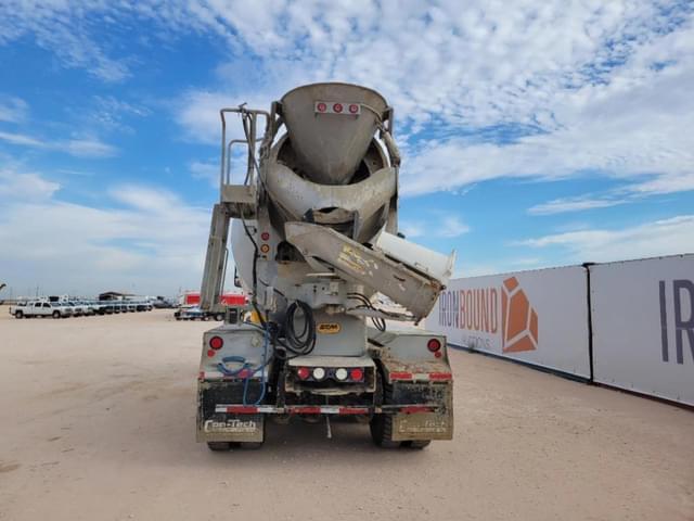 Image of Peterbilt 567 equipment image 3