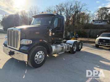 Main image Peterbilt 567