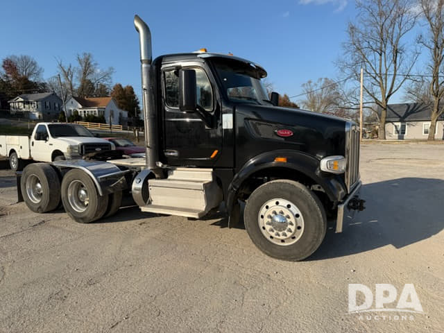 Image of Peterbilt 567 equipment image 1