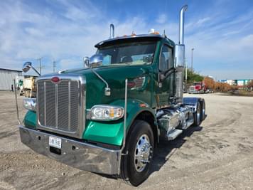 Main image Peterbilt 567