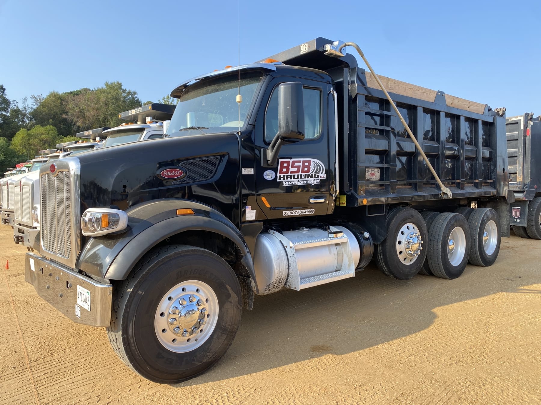 Main image Peterbilt 567