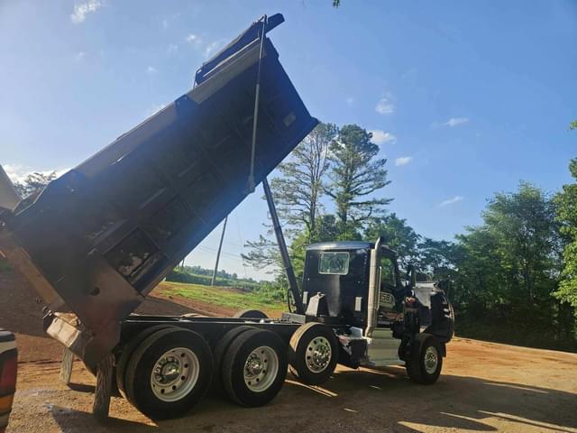 Image of Peterbilt 567 equipment image 1