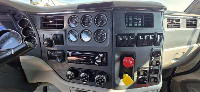 Image of Peterbilt 567 equipment image 1