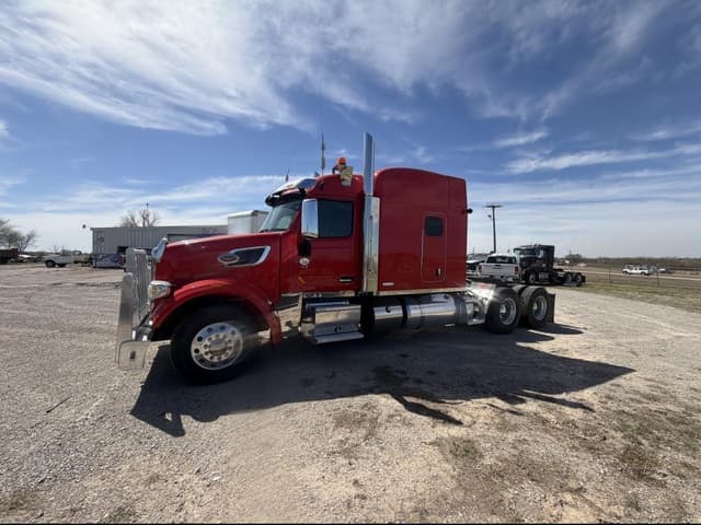 Image of Peterbilt 567 equipment image 3