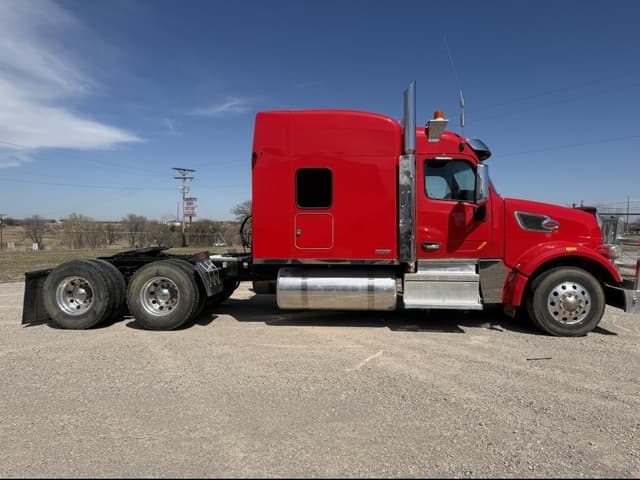 Image of Peterbilt 567 equipment image 4