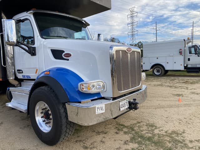 Image of Peterbilt 567 equipment image 4