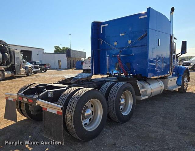 Image of Peterbilt 567 equipment image 4