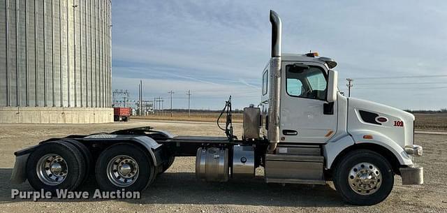 Image of Peterbilt 567 equipment image 3