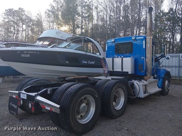 Image of Peterbilt 567 equipment image 3