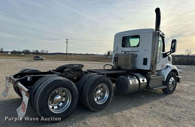 Image of Peterbilt 567 equipment image 4