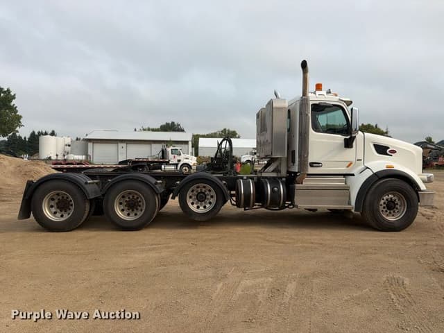 Image of Peterbilt 567 equipment image 3