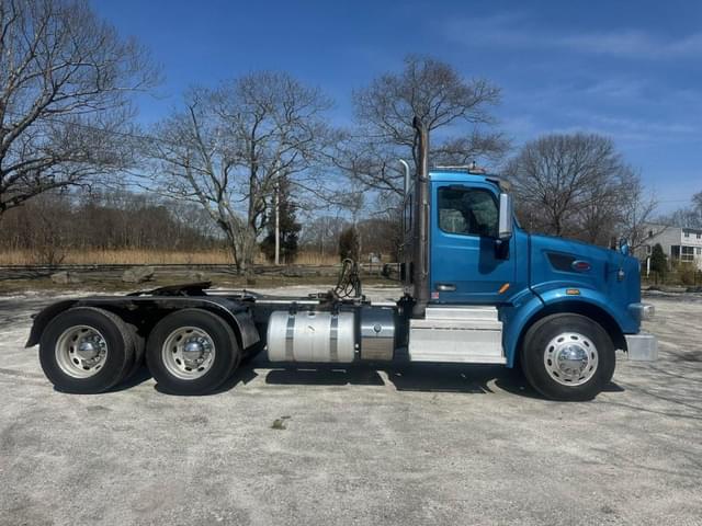 Image of Peterbilt 567 equipment image 3