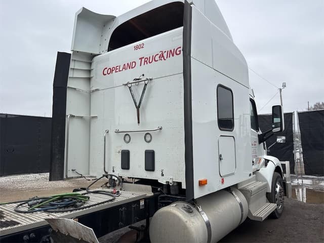 Image of Peterbilt 579 equipment image 4