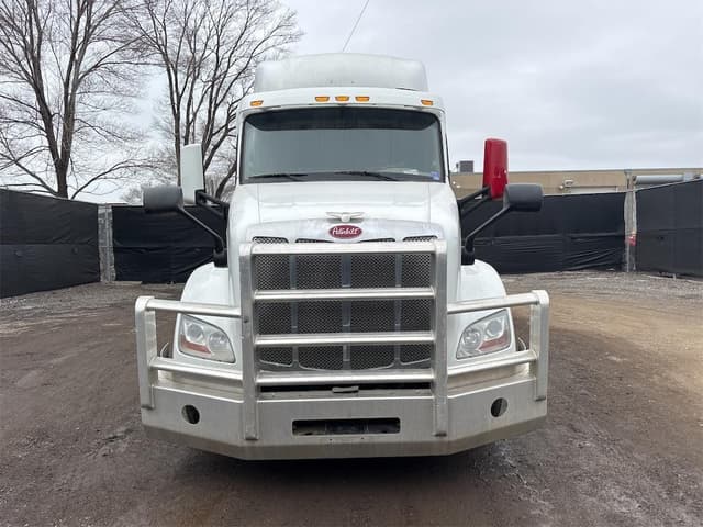 Image of Peterbilt 579 equipment image 1