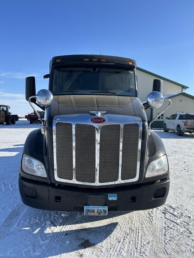 Image of Peterbilt 579 equipment image 1