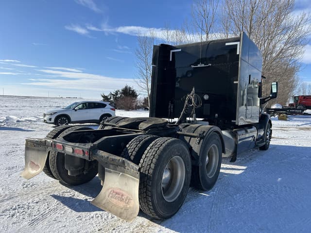 Image of Peterbilt 579 equipment image 4