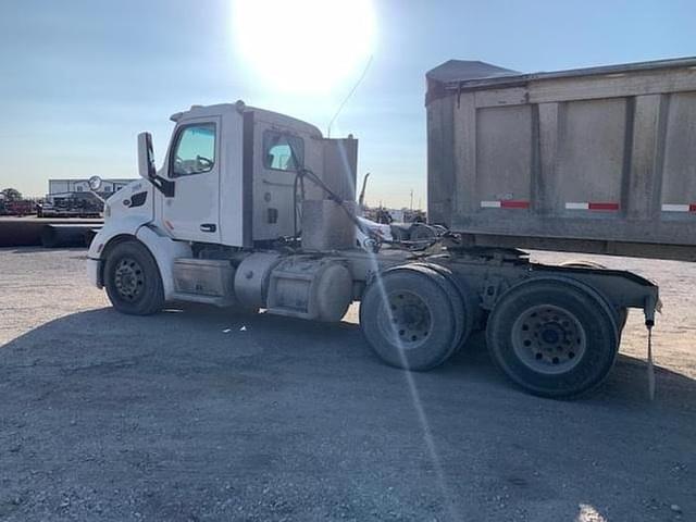 Image of Peterbilt 579 equipment image 4