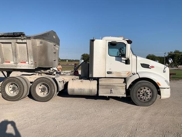 Image of Peterbilt 579 equipment image 2