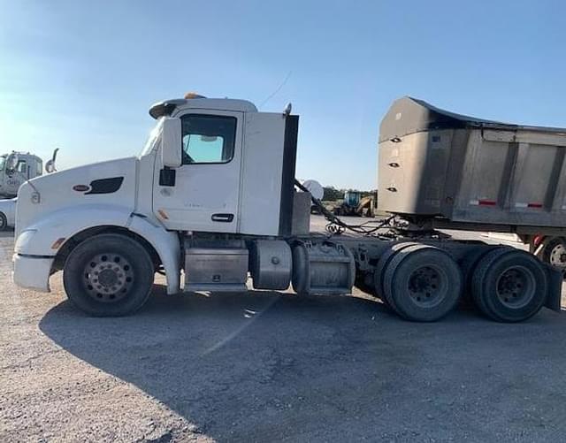 Image of Peterbilt 579 equipment image 3
