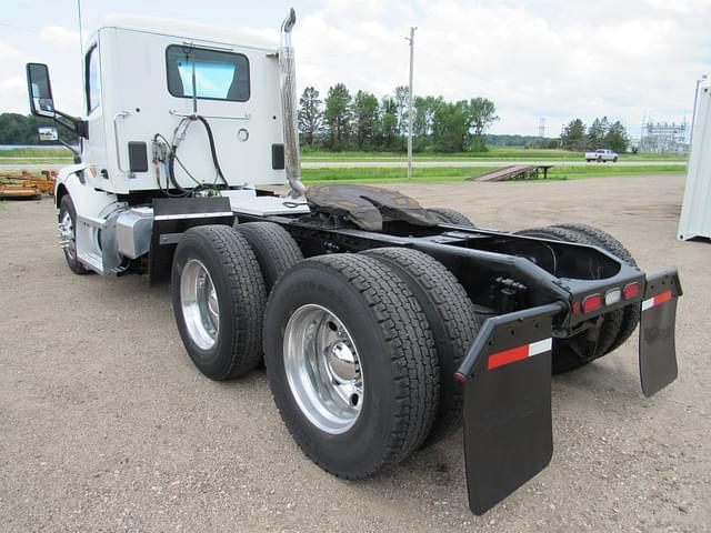Image of Peterbilt 579 equipment image 2