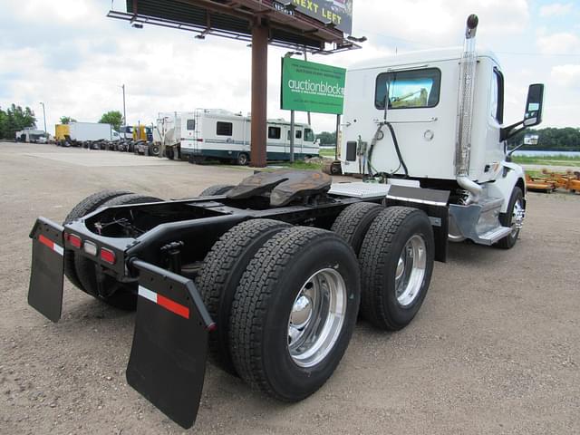 Image of Peterbilt 579 equipment image 3