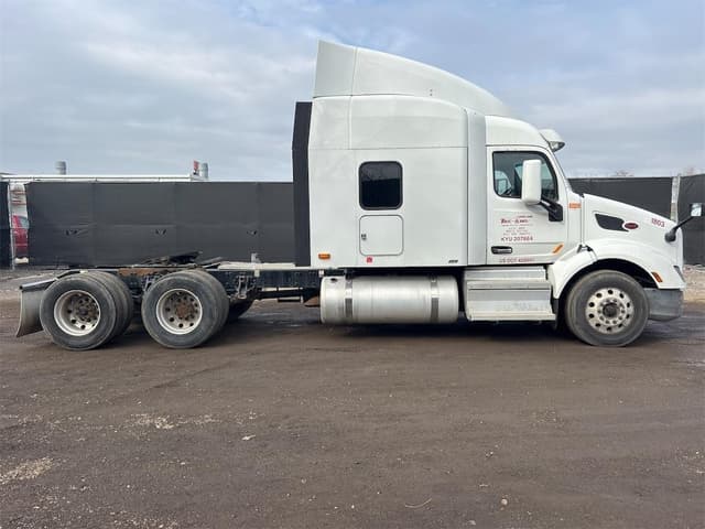 Image of Peterbilt 579 equipment image 3